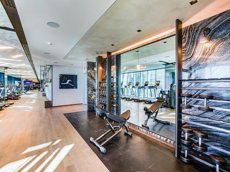 Building Photo - 1451 Brickell Ave