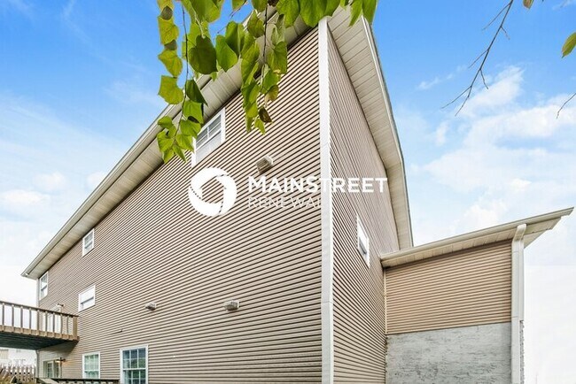 Building Photo - 4 Bedroom Pet-Friendly Home in POWELL, TN with Main Street Renewal
