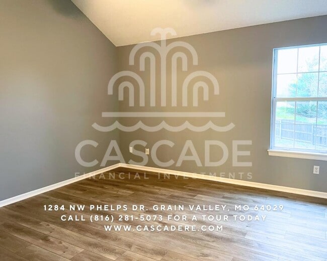 Building Photo - 1286 NW Phelps Dr