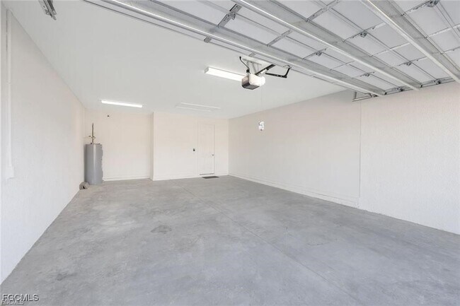 Building Photo - 514 Kamari Cv