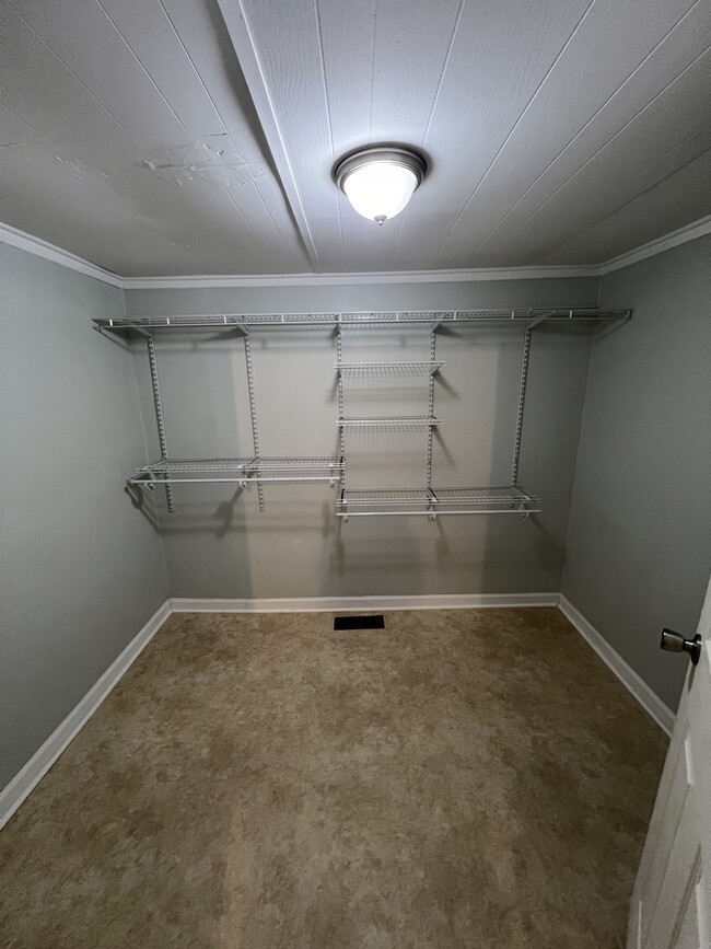 Closet - 1918 Beech St