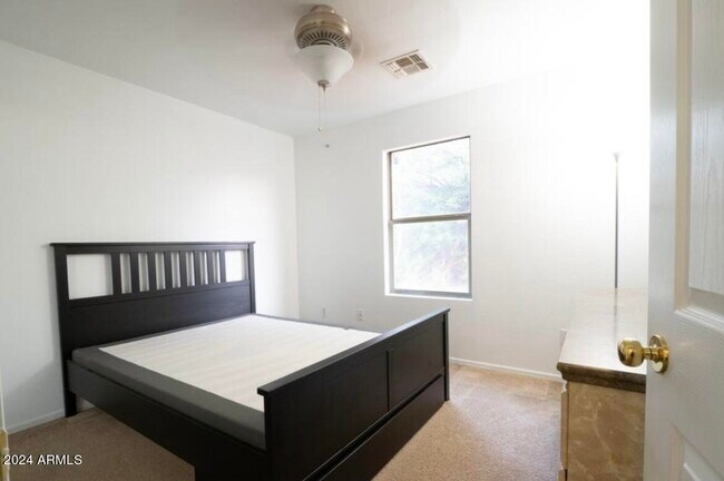 Building Photo - 9427 W Virginia Ave