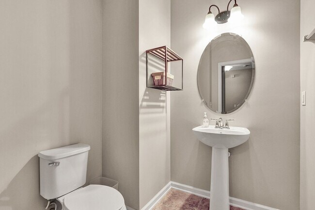 Building Photo - 3 bedrooms, 2.5 bathrooms townhome in St Augustine!