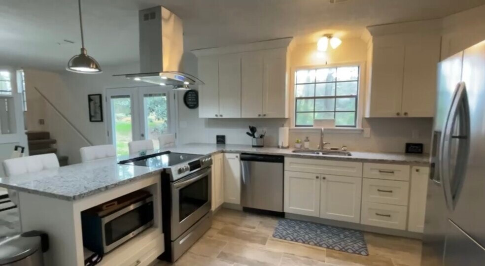 Building Photo - 6966 Cedar Dr