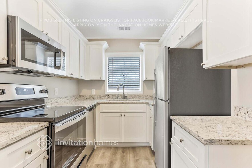 Building Photo - 2037 W Woodberry Ave