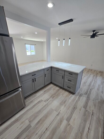Building Photo - 1658 W 220th St