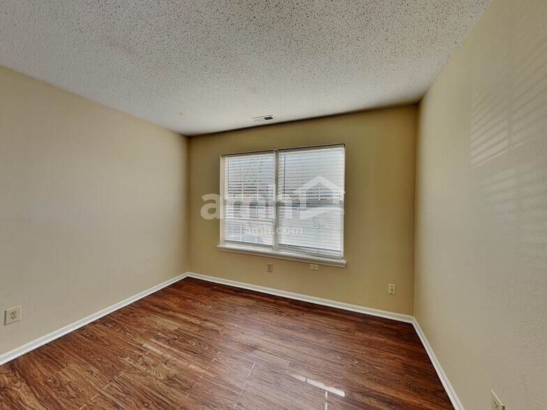 Building Photo - 7703 Vincent Ct