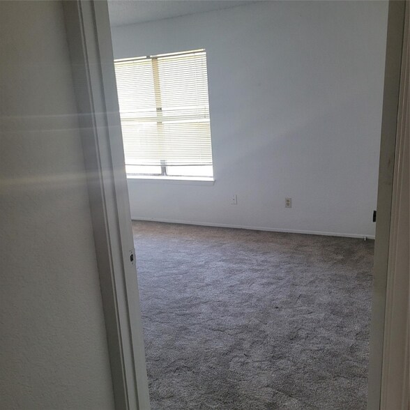 Primary Photo - 2901-2 Sappington Pl