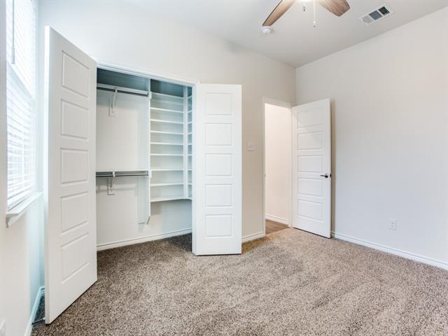 Building Photo - 123 Lakeview Cir
