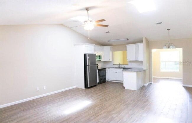 Building Photo - 36 Rainstone Ln
