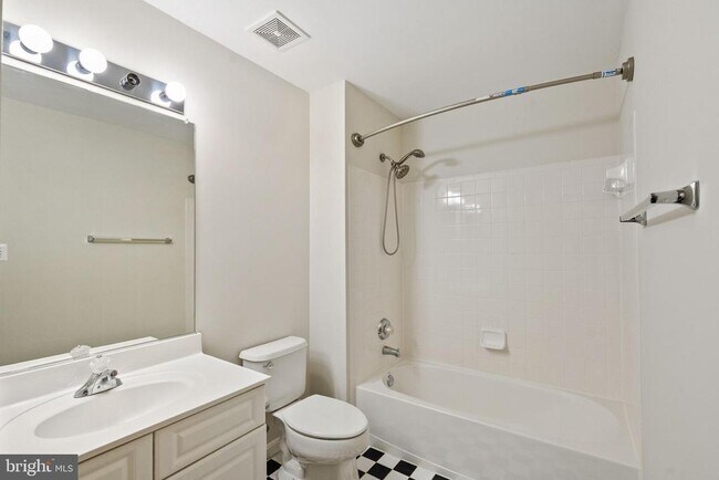 Building Photo - 2393 Watters Glen Ct