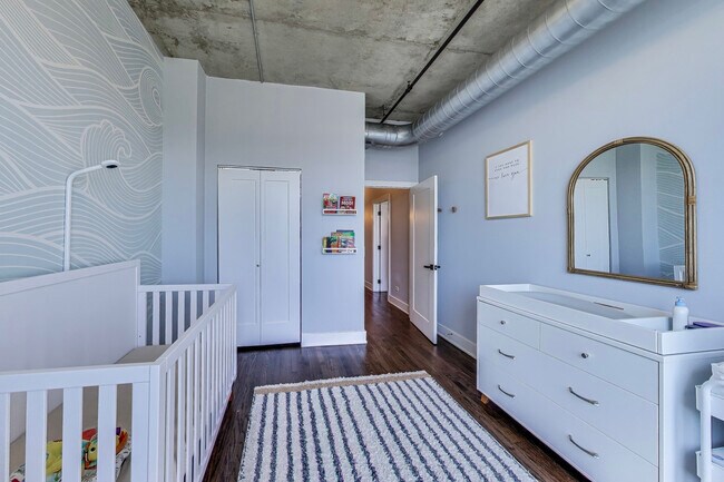 Building Photo - 6 S Laflin St
