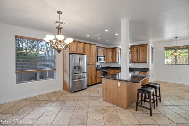 Building Photo - 4302 E Sells Dr