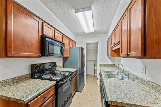 Building Photo - 505 Patton Chapel Way