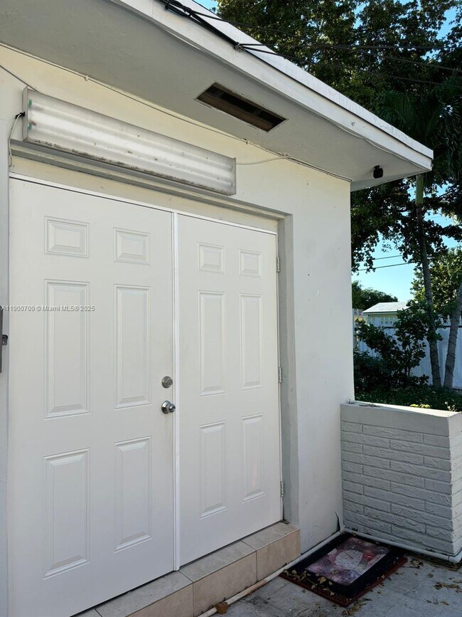 Building Photo - 2361 NW 32nd St