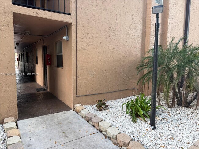 Building Photo - 2700 Coral Springs Dr