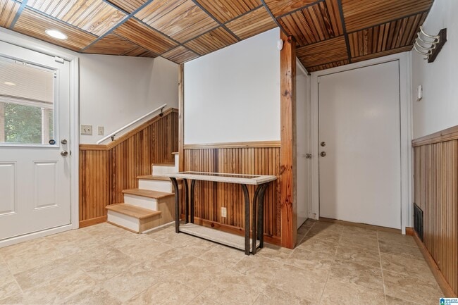 Building Photo - 3708 Northcote Dr.