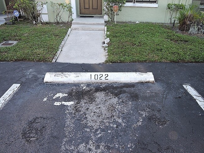 Building Photo - 5040 Society Pl E