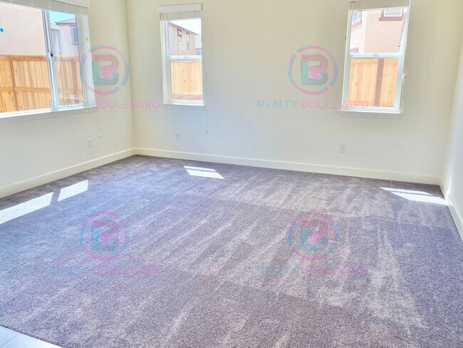 Building Photo - 1127 Winter Hawk Wy