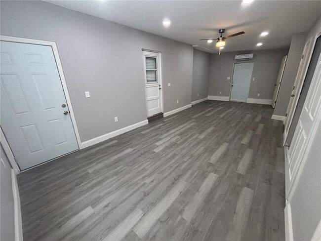Building Photo - 6035 Sage Dr