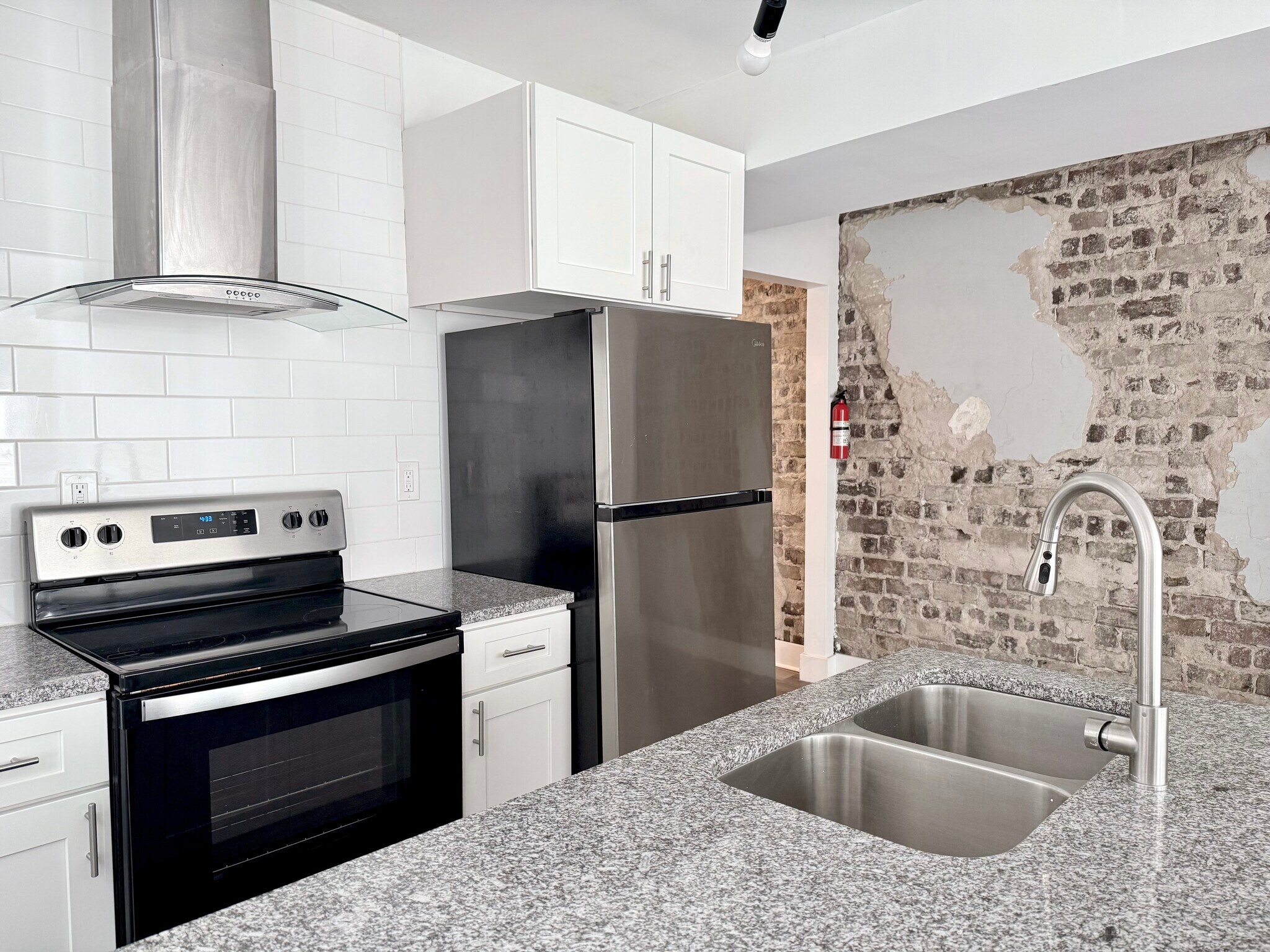 Building Photo - 954 S Ohio Ave