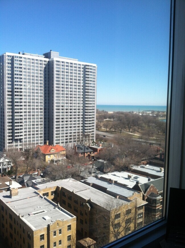 Building Photo - 720 W Gordon Terrace