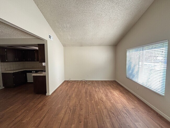 Building Photo - 43301 20th St W