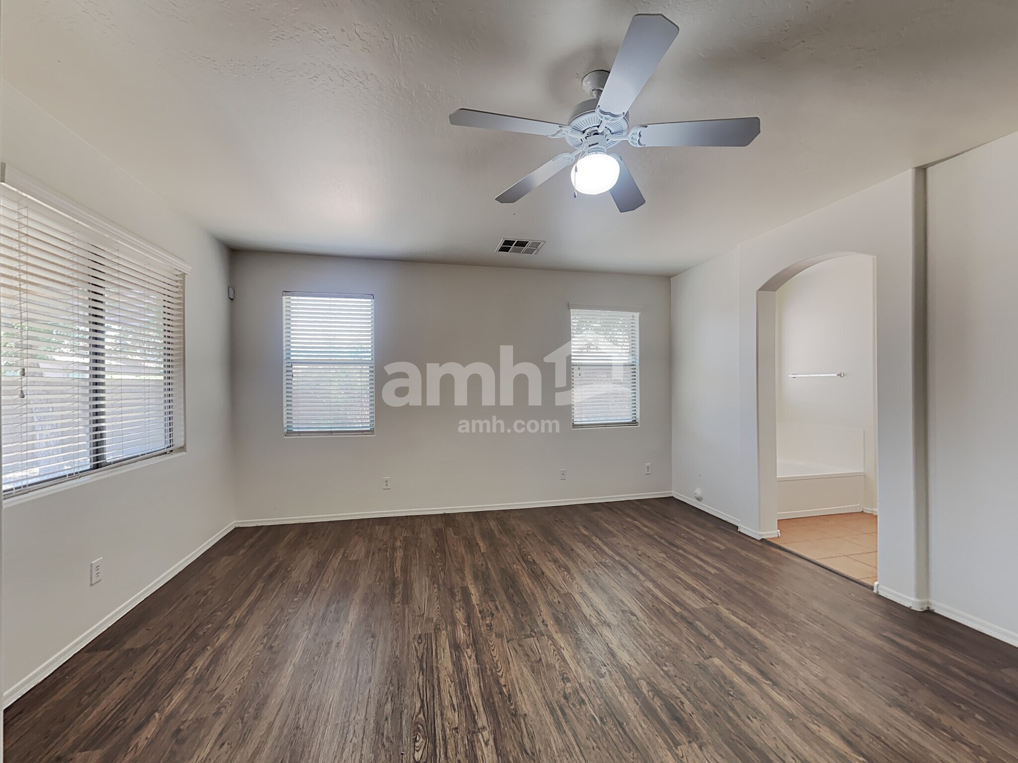 Building Photo - 6614 S 68th Ave