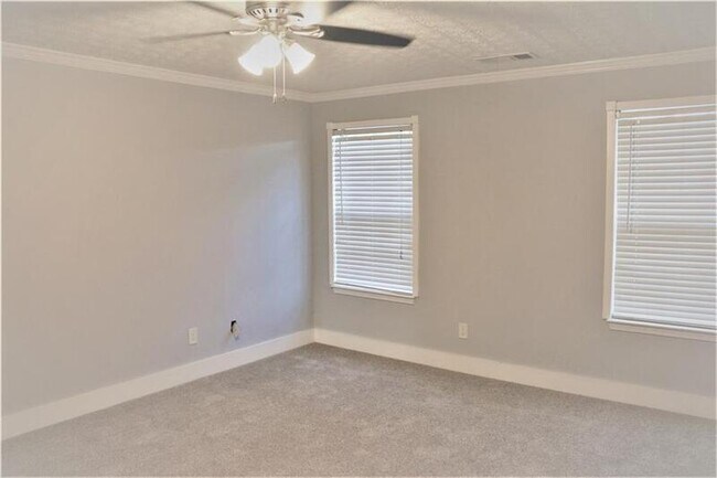 Building Photo - 2752 Mamie Ln