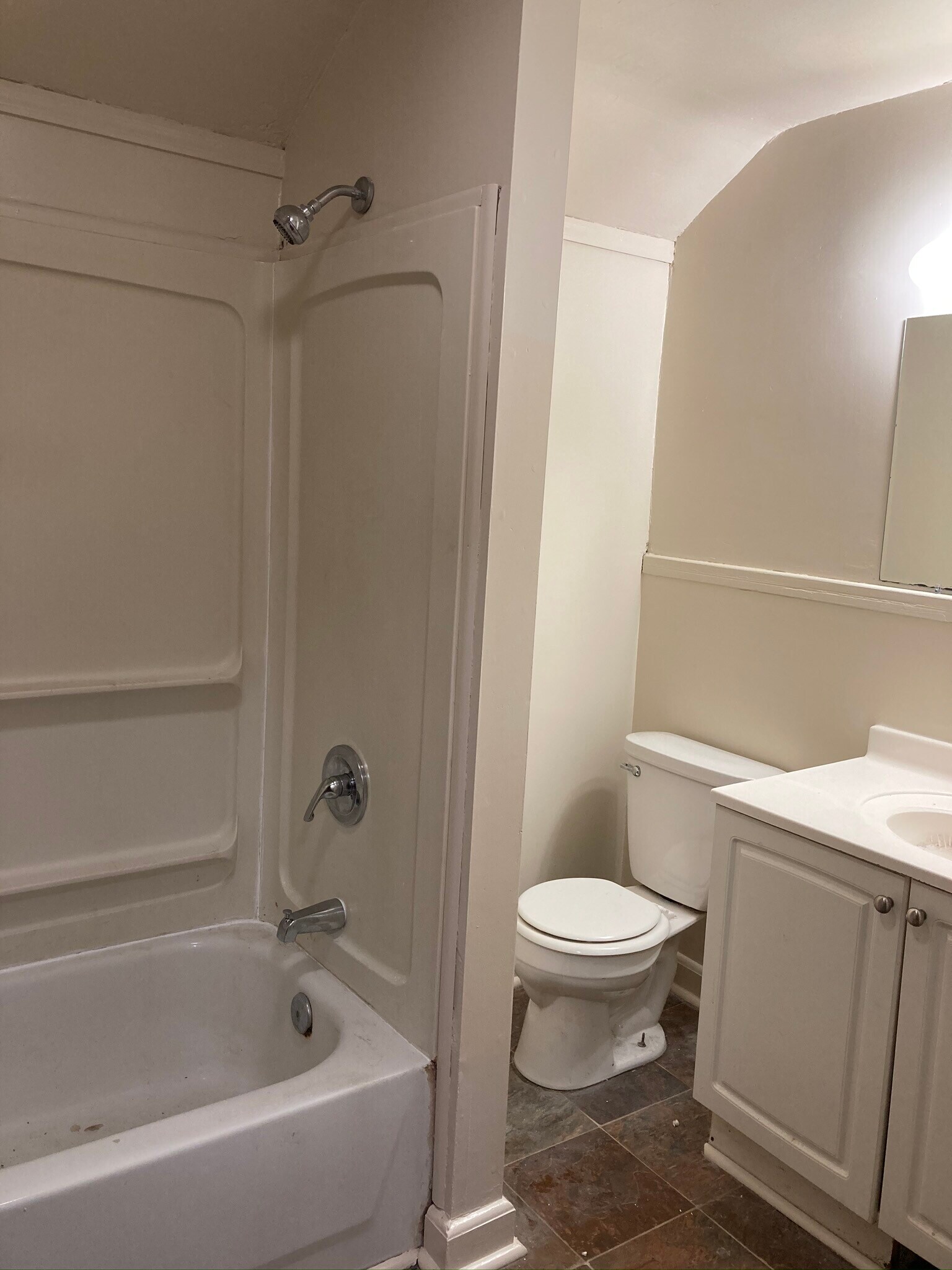 Building Photo - 817 W Vine St