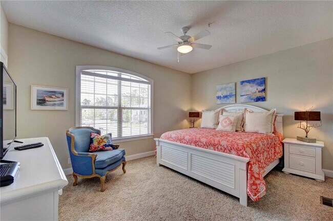 Building Photo - 205 Mariners Cir