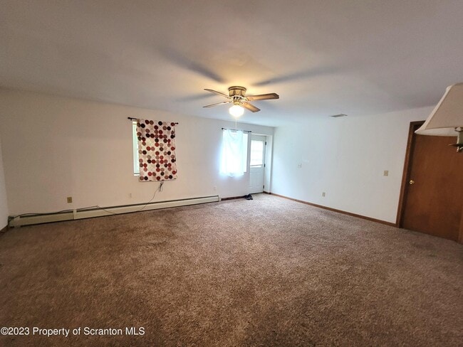 Building Photo - 319 Carnation Dr