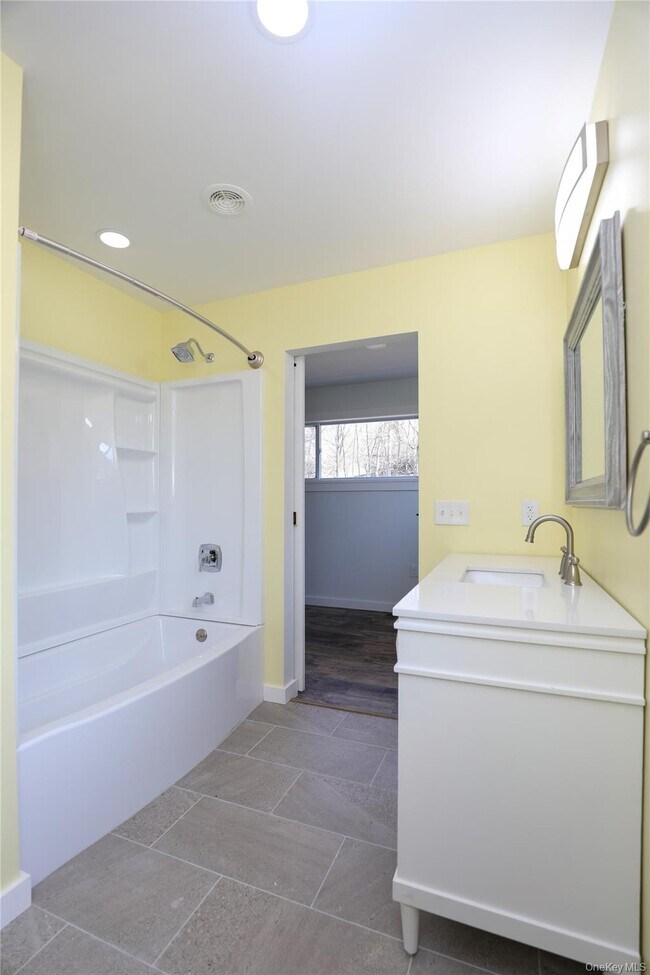 Building Photo - 111 Zandhoek Rd