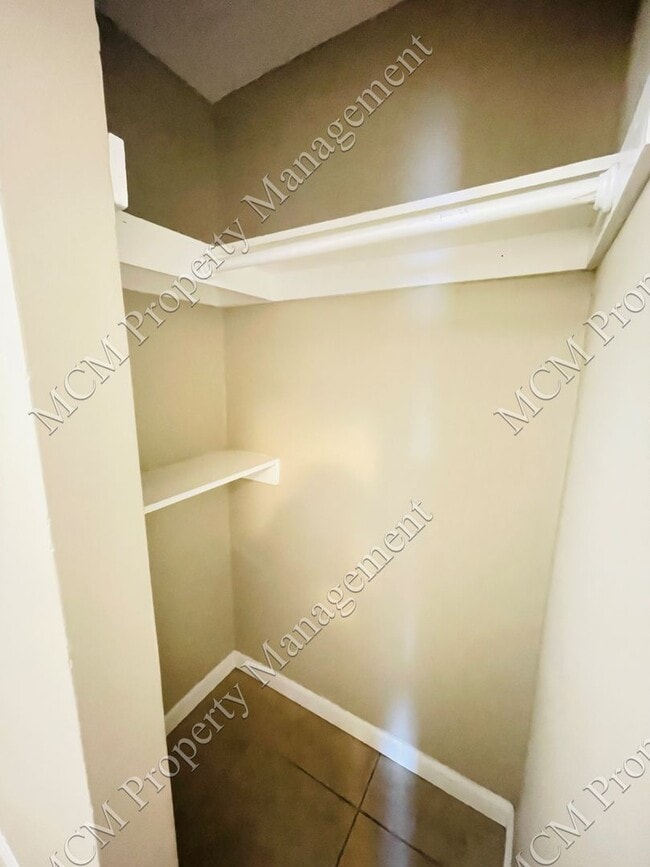 Building Photo - 489-6621 Whitsett Ave