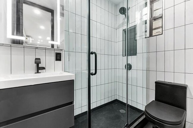 Building Photo - 2 bedroom in New York NY 10019