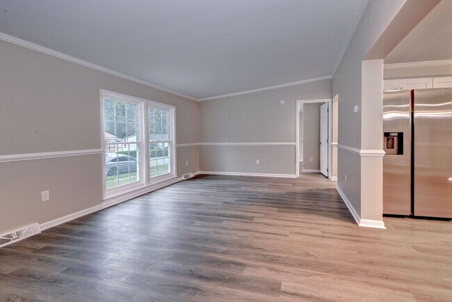 Building Photo - 129 Briar Ln