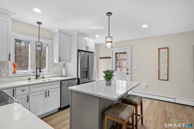 Building Photo - 3 Kenyon Rd