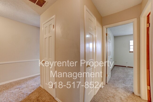 Building Photo - Beautiful 2bed/2bath Duplex!!