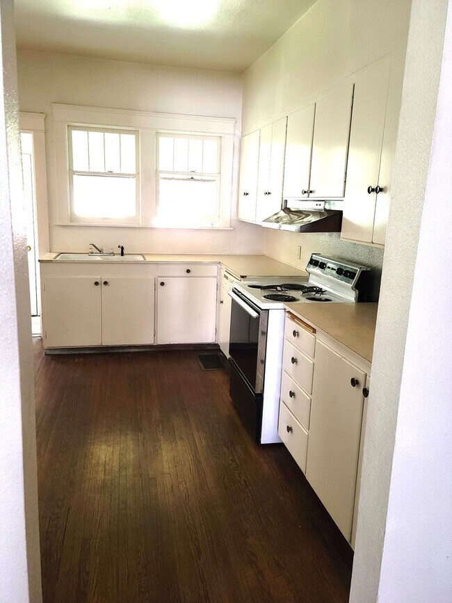 Building Photo - 1121 15th St