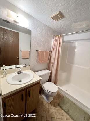 Building Photo - 1604 University Ln