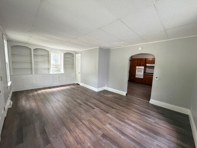 Building Photo - 1227 4th St