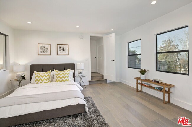 Building Photo - 3712 Berry Dr