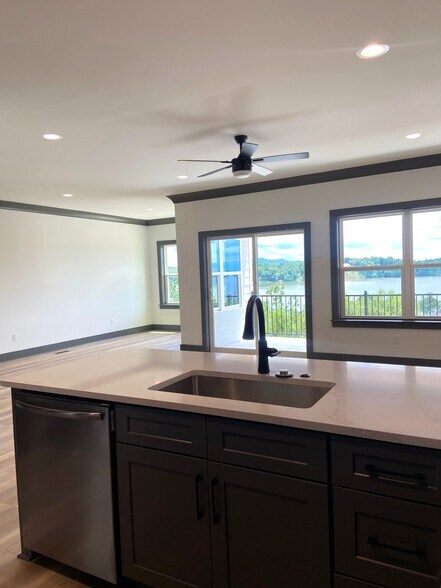 Building Photo - 1166 Ranch Marina Rd