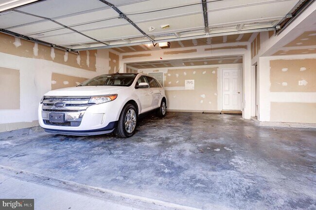 Building Photo - 43395 Briar Creek Terrace