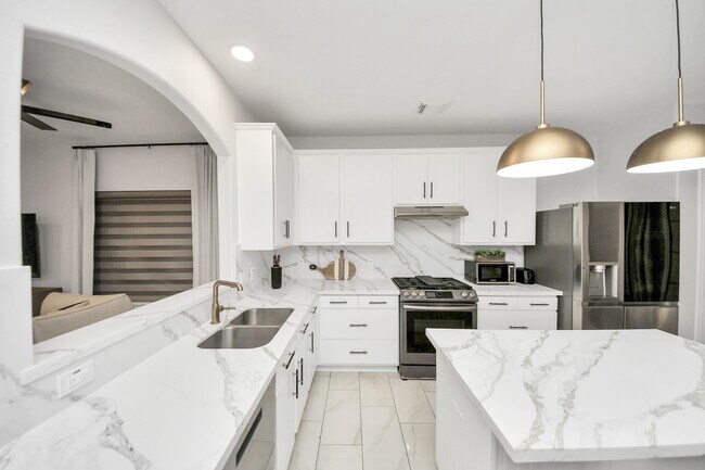 Building Photo - 2730 Empire Oaks Lane