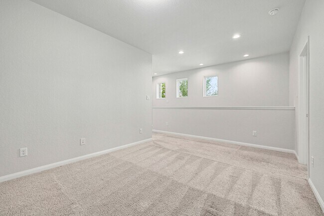 Building Photo - 9914 Brickhouse Dr