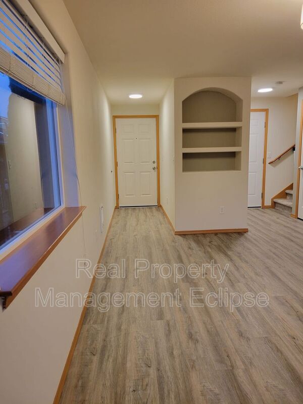 Building Photo - 1108 73rd Dr SE