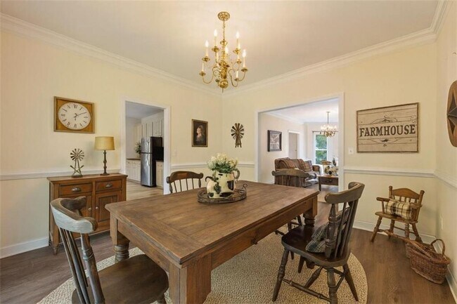 Building Photo - 219 Deerhill Dr