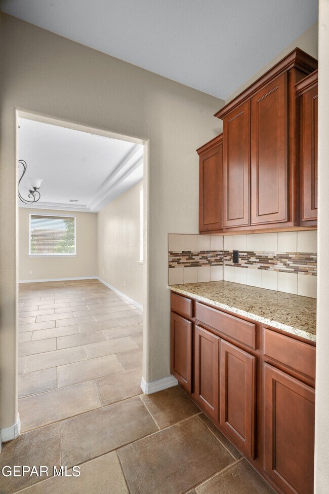 Building Photo - 14940 Tim Hardaway