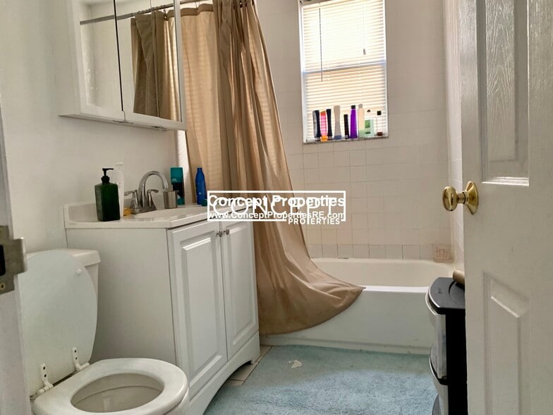 Building Photo - 26 Haskell St